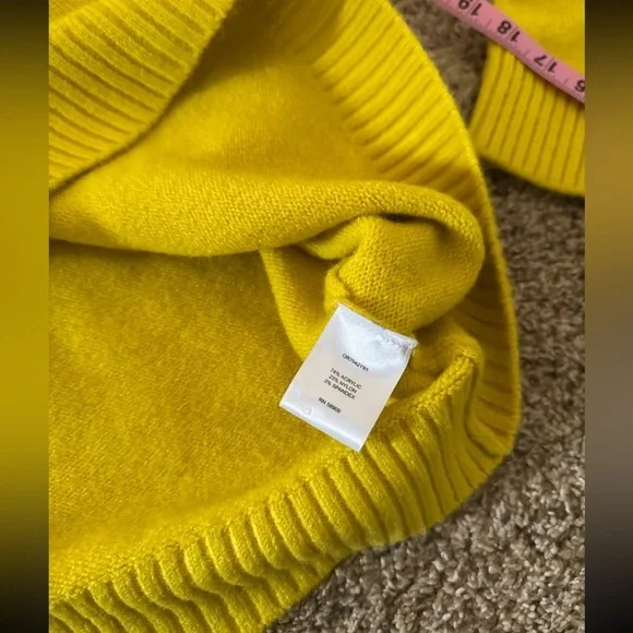 A Loves A Lime/Yellow Turtleneck Ribbed Cuff Sweater 
size Large - Picture 12 of 12
